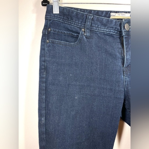 FREE PEOPLE Jeans Women’s Size 29 High-Rise Frayed Hem Busted‎ Knee Skinny - Picture 7 of 13